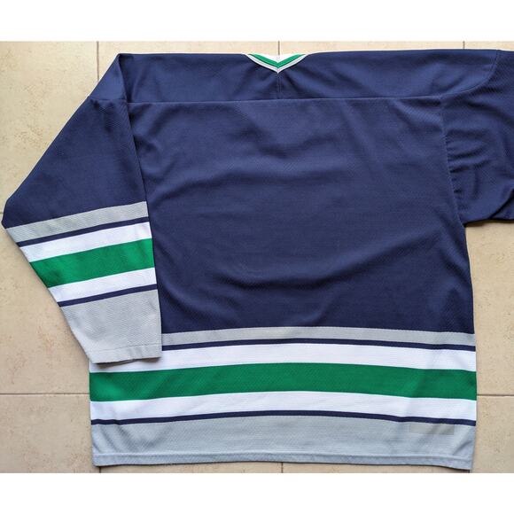 Hartford Whalers 90s CCM Maska away jersey XL navy Connecticut NHL vintage - Picture 4 of 9